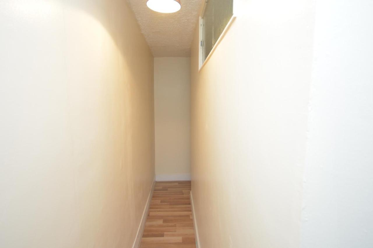 Cheerful 4 Bedroom House In Greater London Eksteriør bilde