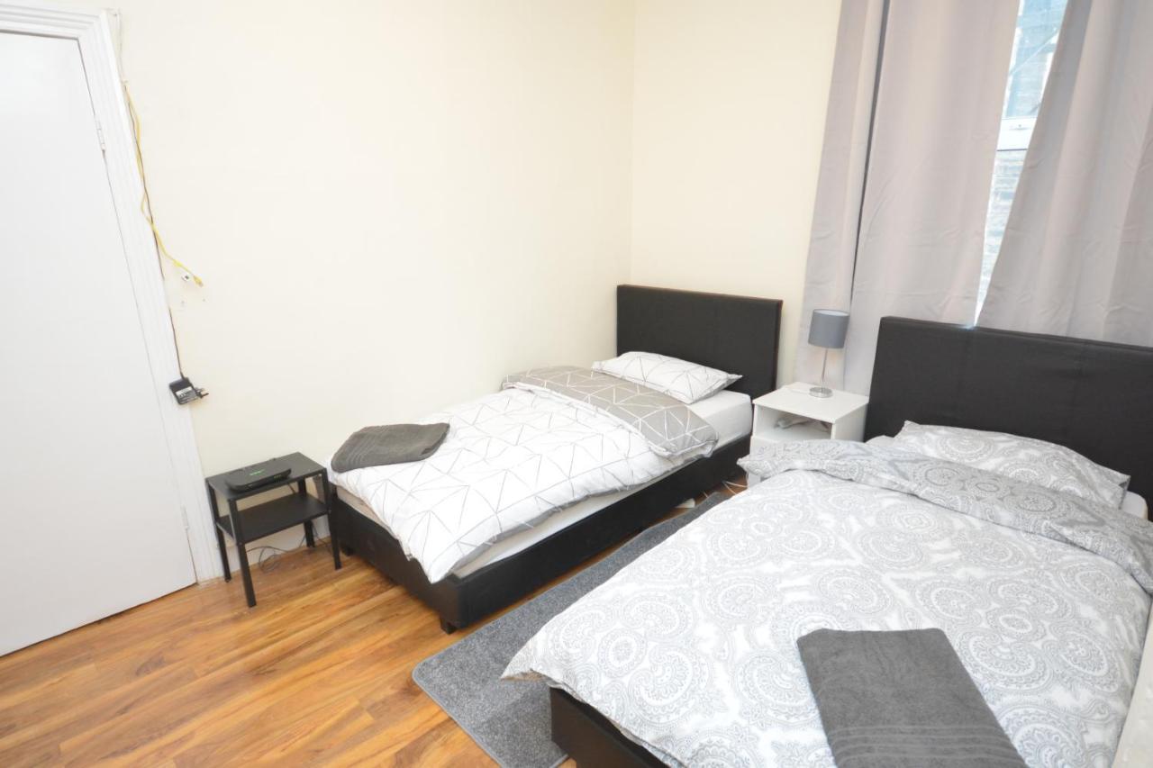 Cheerful 4 Bedroom House In Greater London Eksteriør bilde